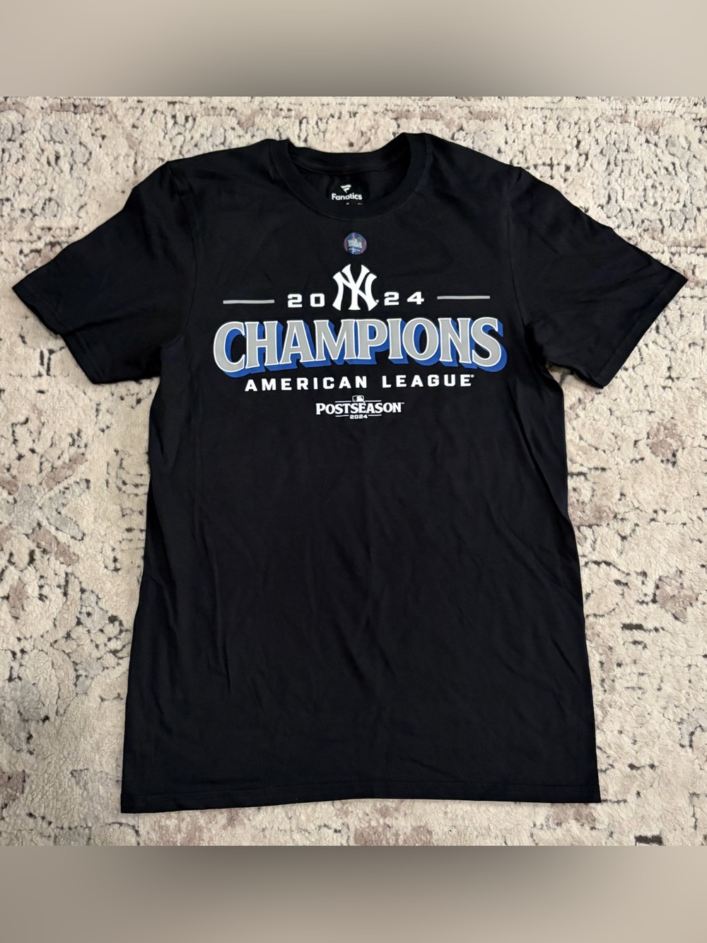 Fanatics NY New York Yankees 2024 Champions Roster Baseball T-Shirt Men’s Sz: S - Picture 1 of 5